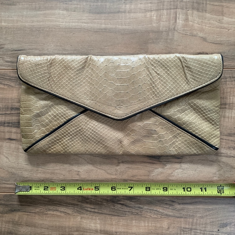 BCBG clutch